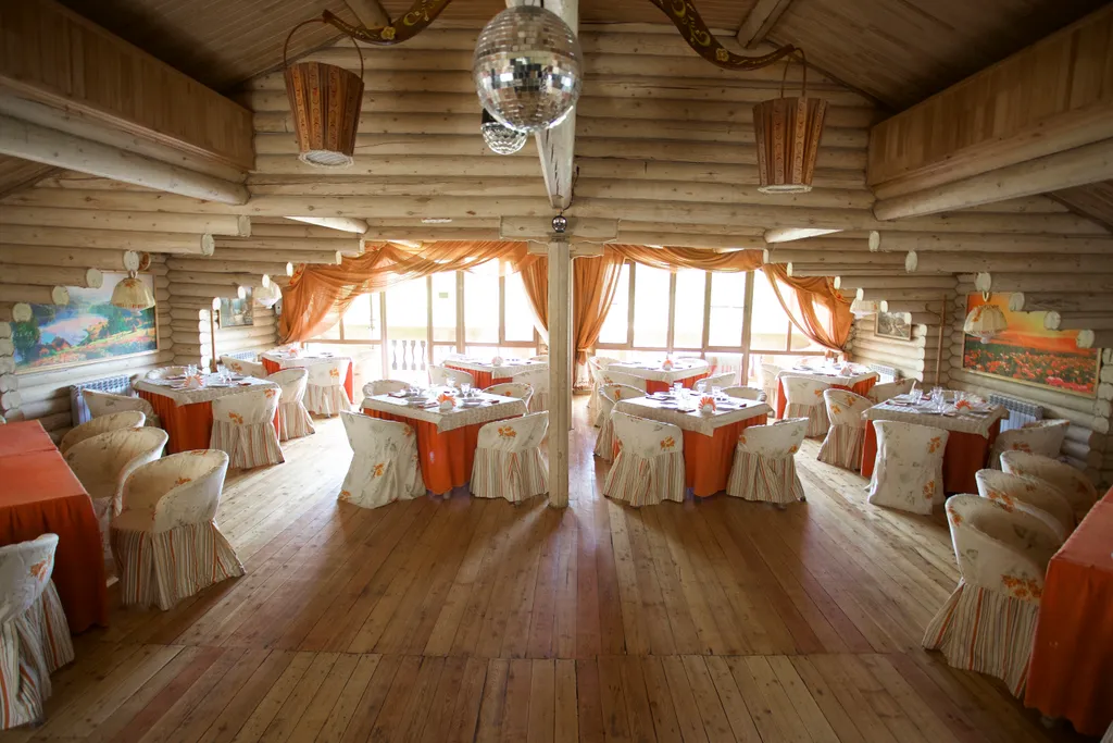 Коттеджи на озере