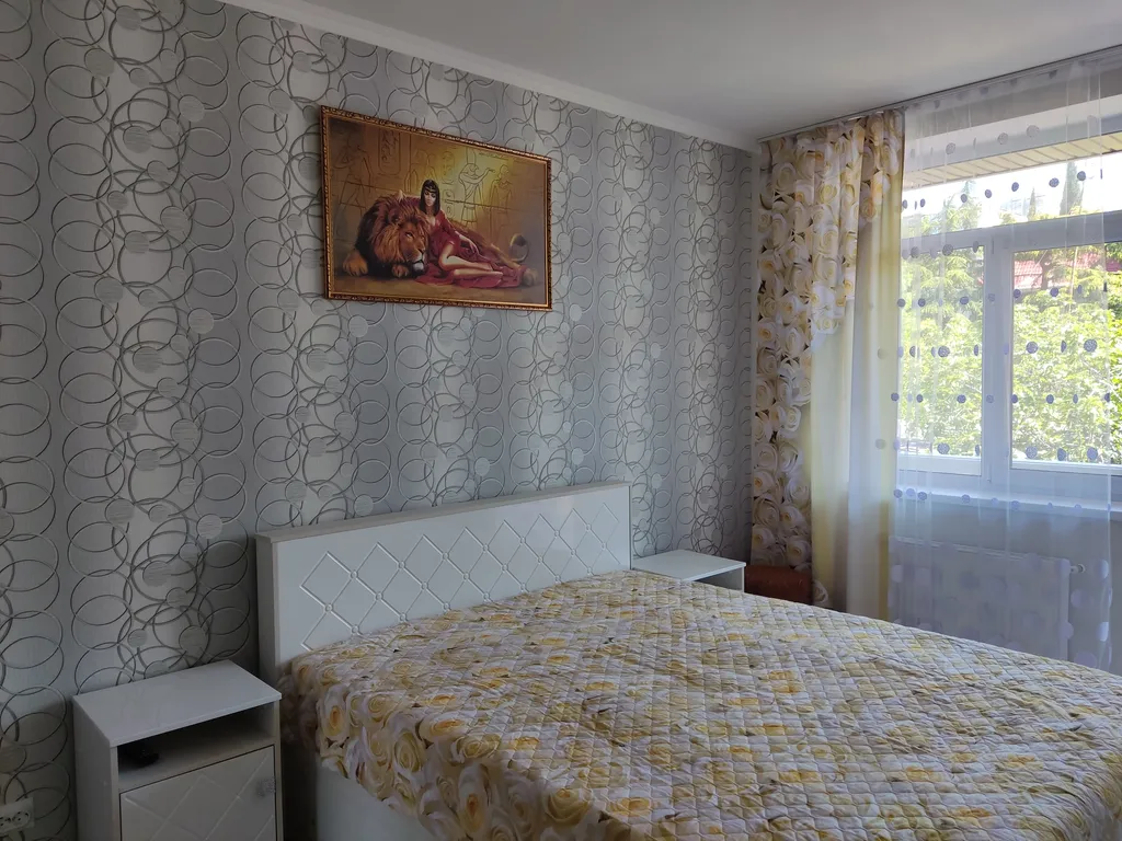 Дом со своим двором и парковкой