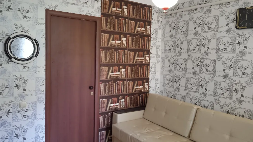 Большой дом в центре у моря