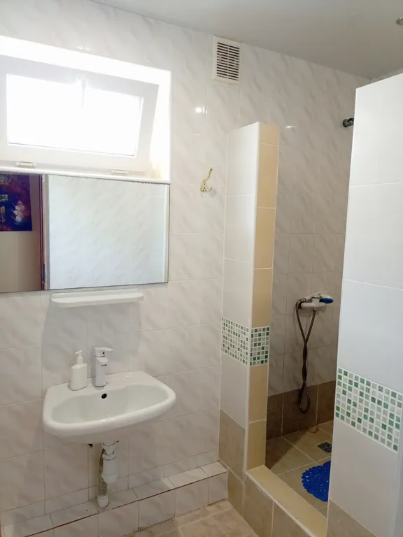 Трёхместный номер (номер 3) в доме 1