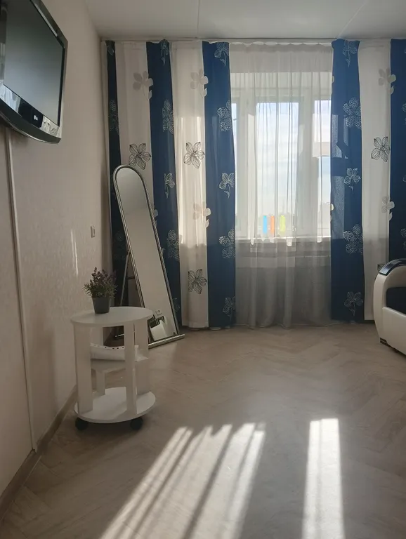 Уютная квартира в центре города — аренда посуточно в Октябрьский