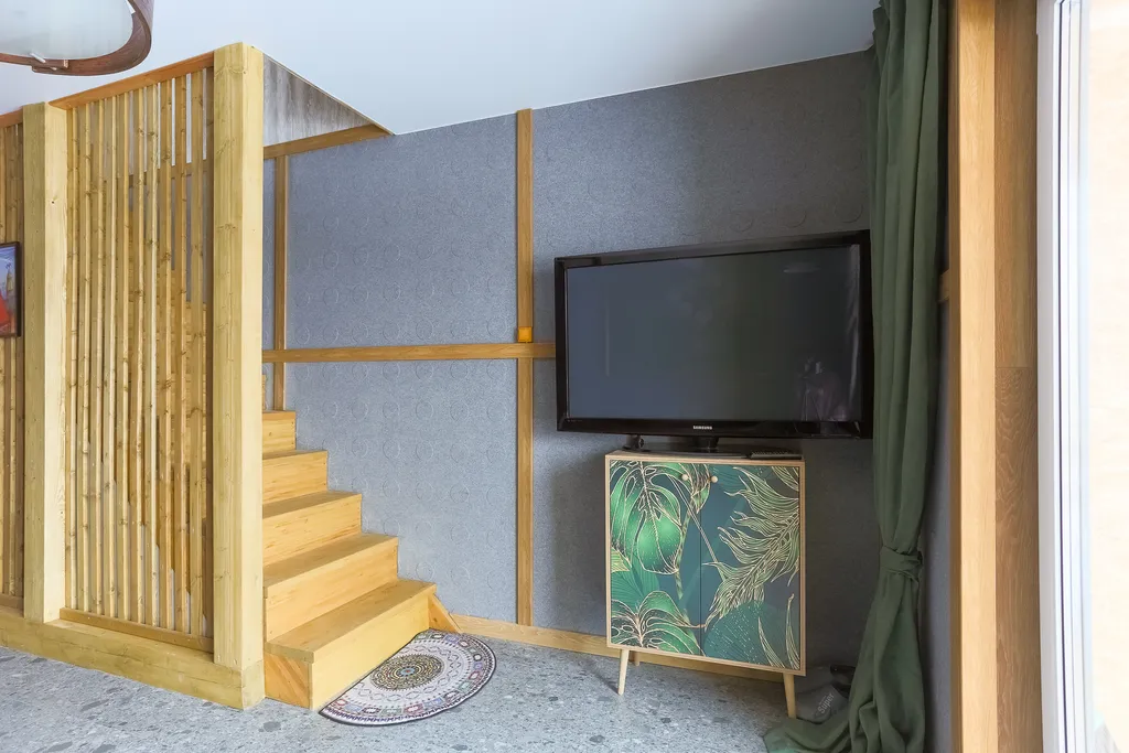 Коттедж Апартамент в стиле Pop-art с видом на бассейн — Пеники