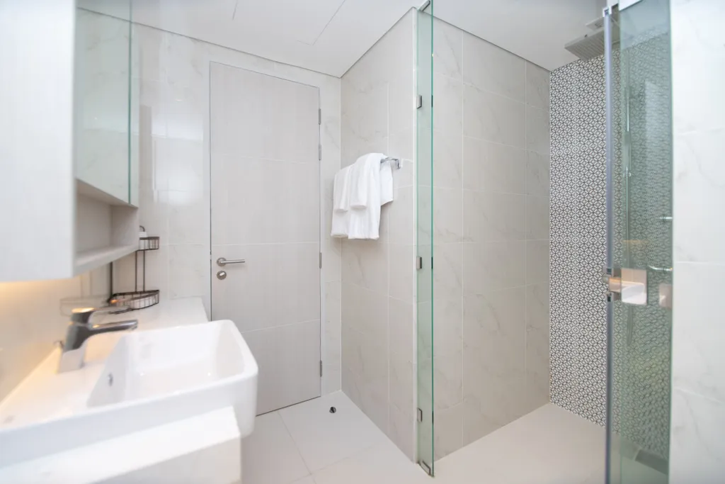 Три спальни с видом на море и озеро