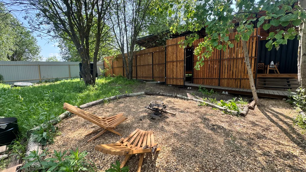 Уютный домик для отдыха с верандой и костровой зоной