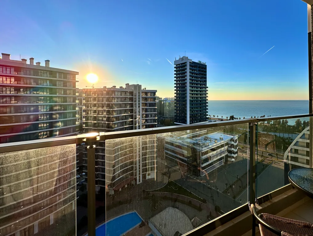 Квартира Солнечная студия 15 этаж, бассейн + парковка, жк white sails — Батуми