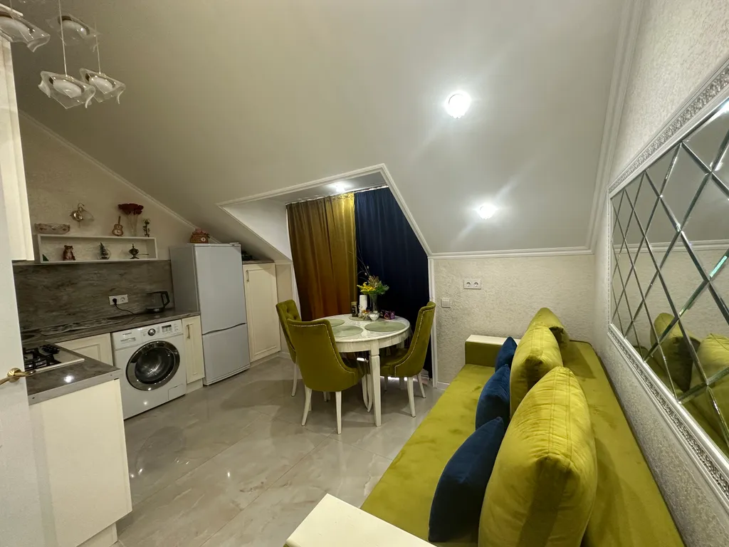 Шикарный двухкомнатный люкс с терассой