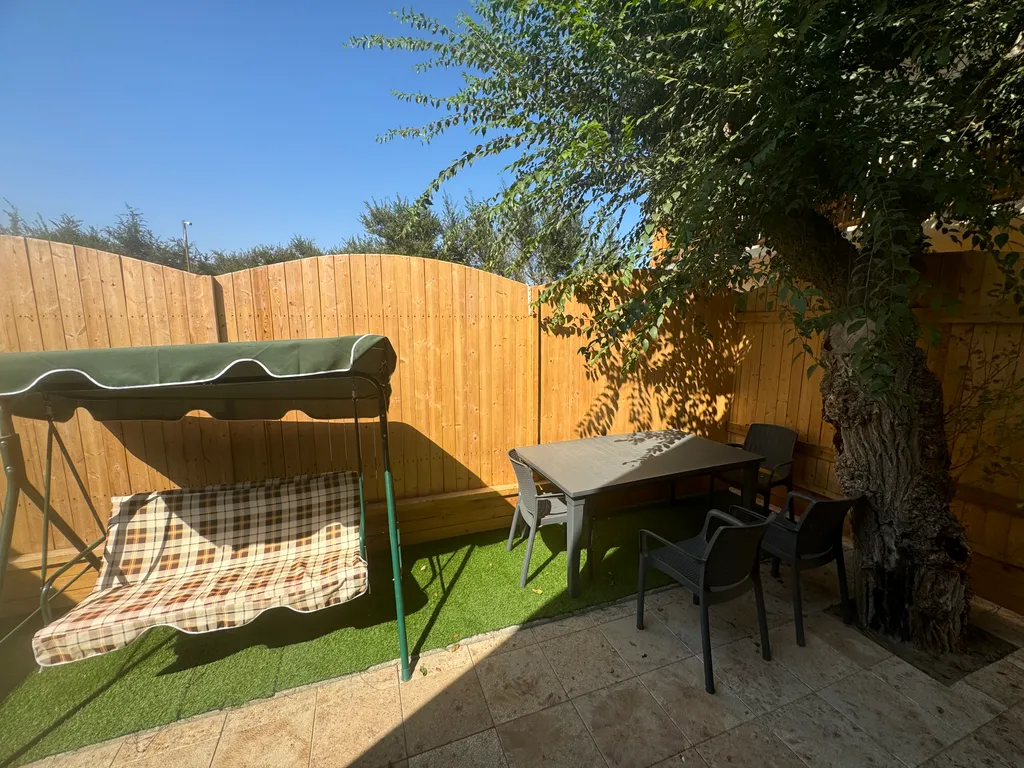 Деревянный дом на территории отеля