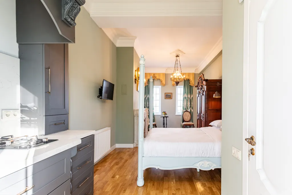 Shindisi Residence, VIP Villa