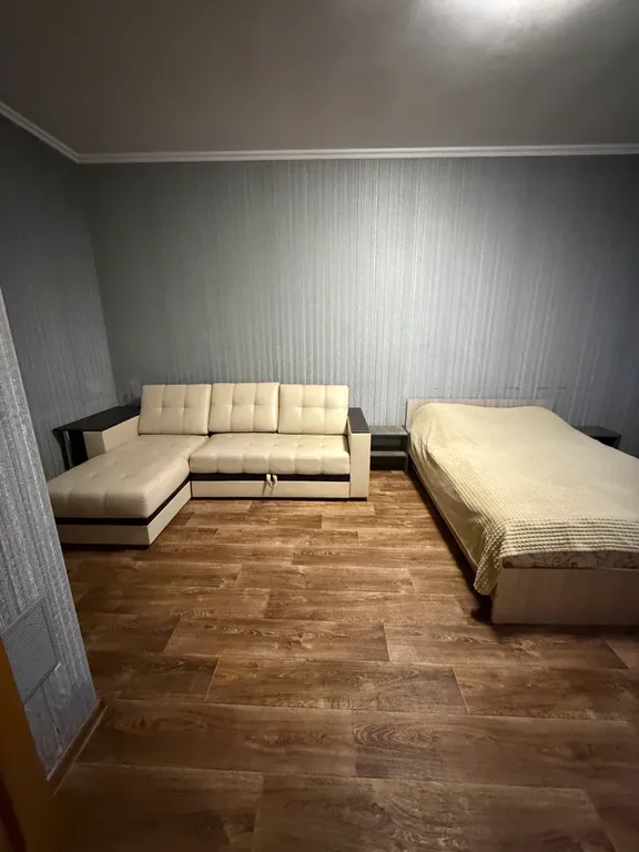 Большая комната в коттедже