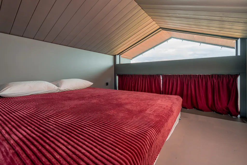 Рубиновый дом в Загородном клубе у Плещеева озера