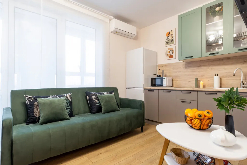 Студия Горизонты Нижнего Оранжево-изумрудный