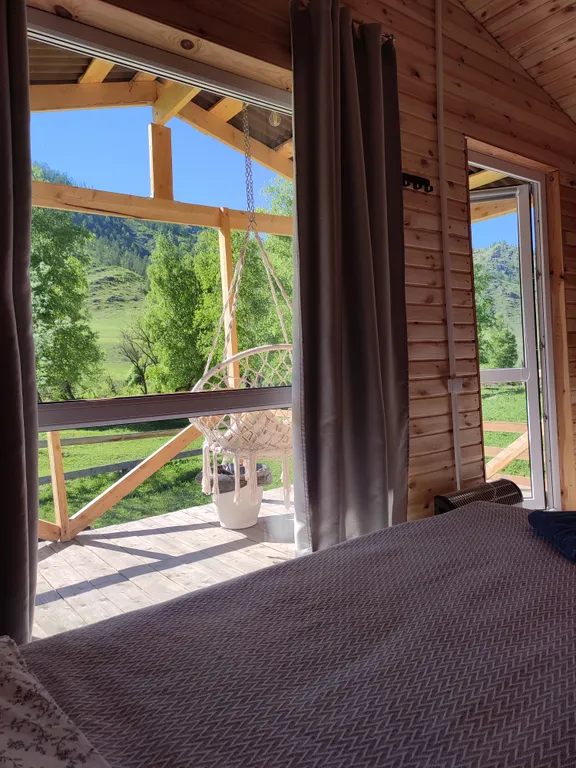 База отдыха Акбулак домики на берегу реки