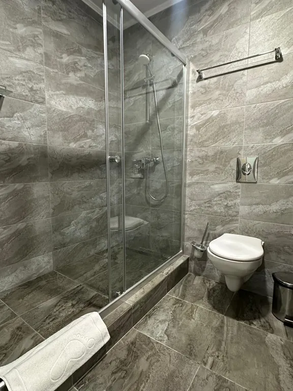 Yes apart у Ботанического сада