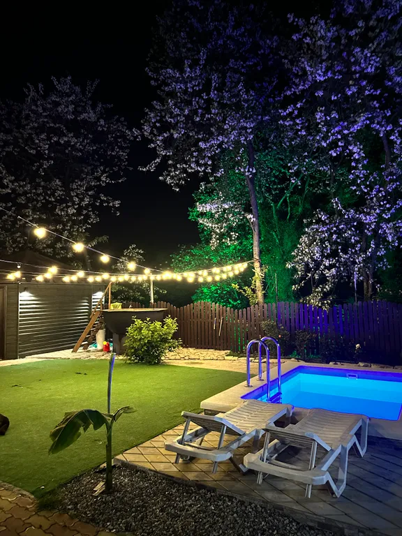 Загородный дом с бассейном и сауной