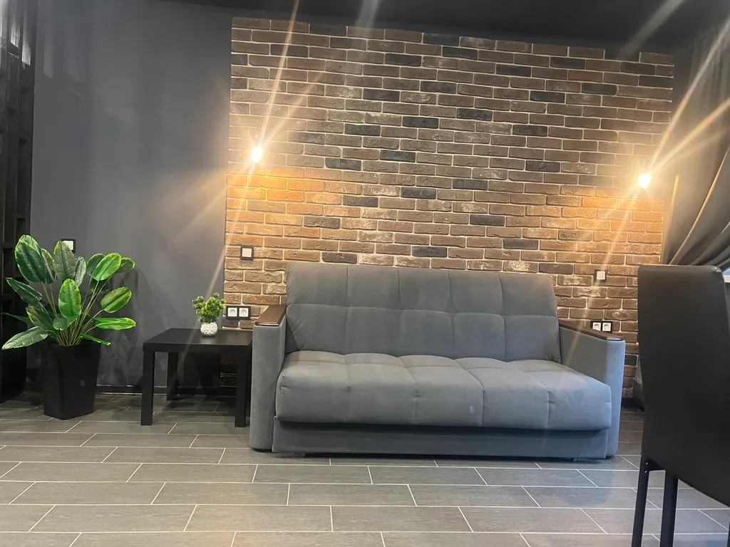 Однокомнатная квартира-студия с дизайнерским ремонтом