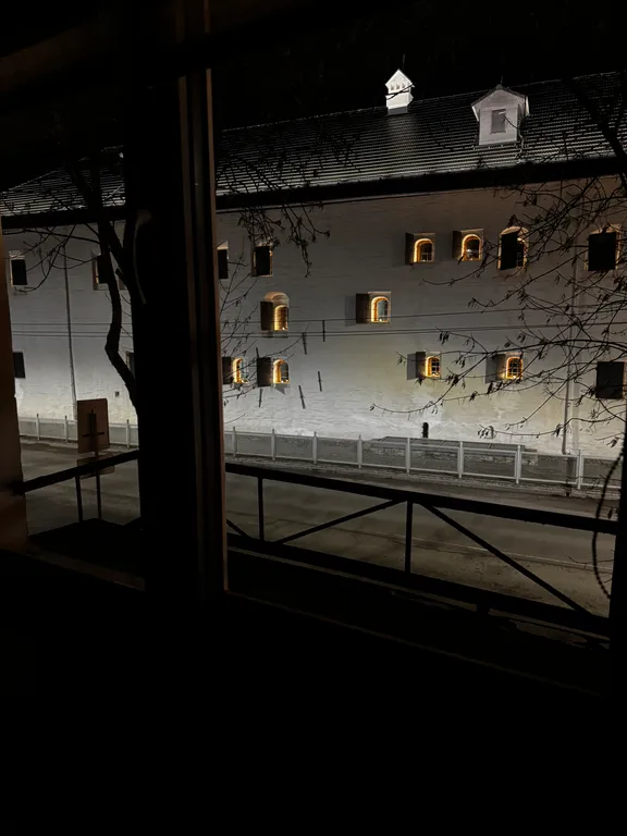 Квартира в бежевых тонах с видом на Поганкины палаты