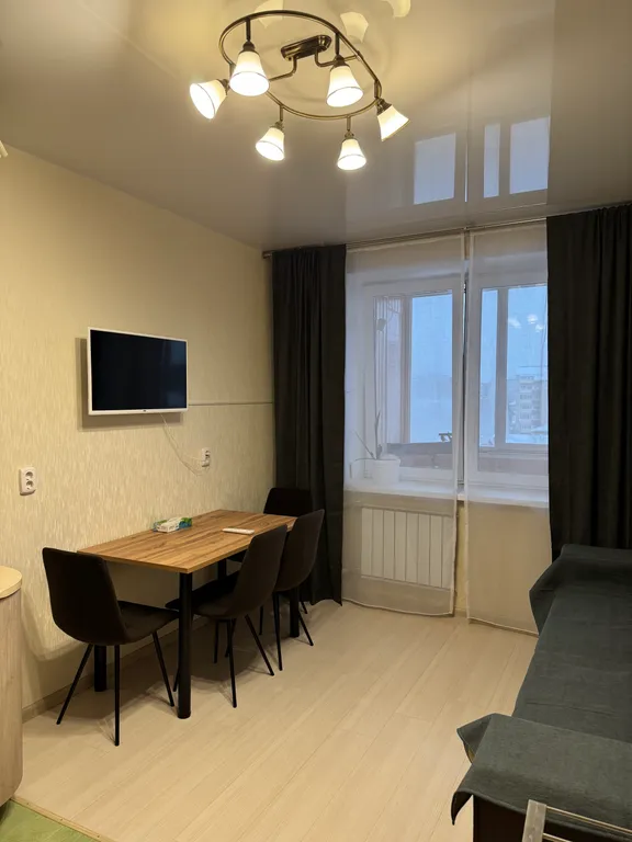 Большая евро-двухкомнатная квартира в самом центре у ТЦ Титан Арена.