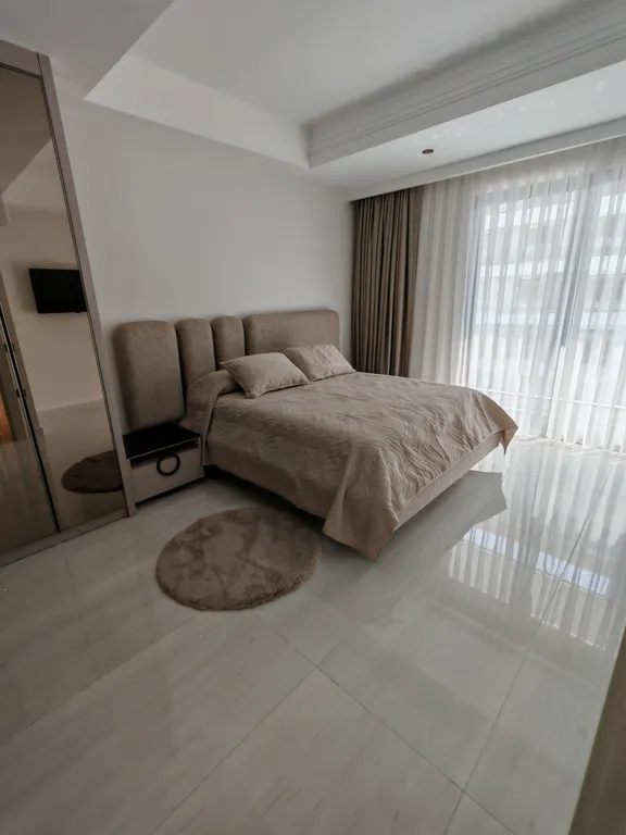 Квартира с тремя спальнями Azura World Residence & Hotel