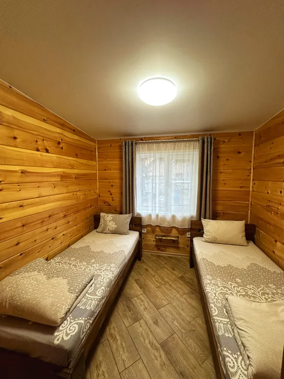 Гостевой двор "Дом в кедрах"