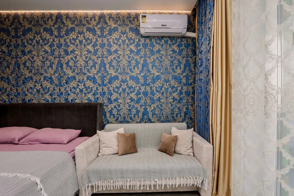 Очень прocторнaя кваpтира c бaлкoнoм