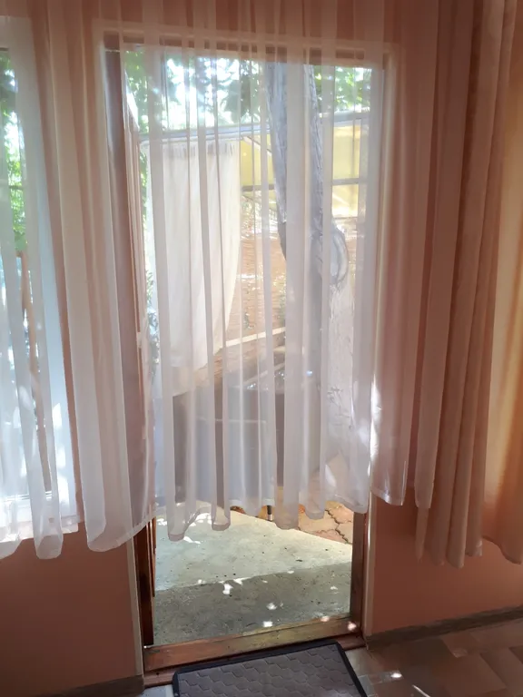 Этаж коттеджа в зелёном саду