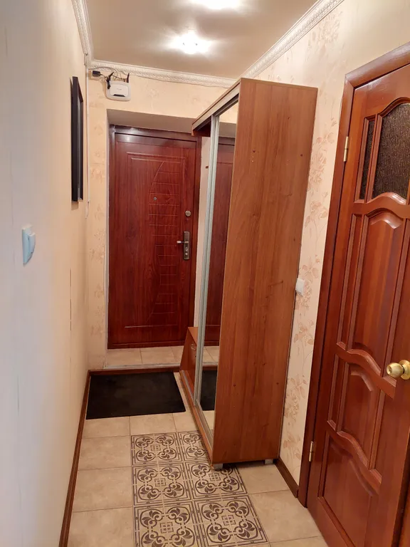 Двушка с планировкой трёшки. Микрорайон