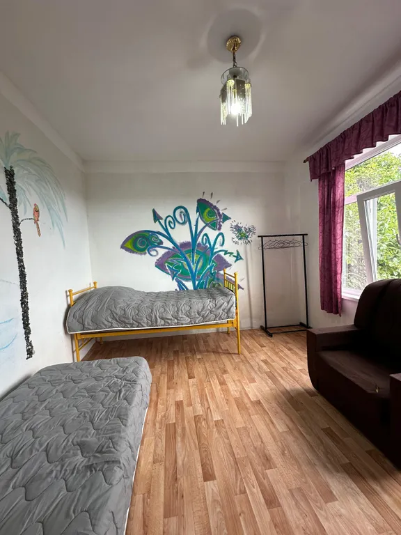 Уютная комната в хостеле Морские Вершины с видом на море и горы