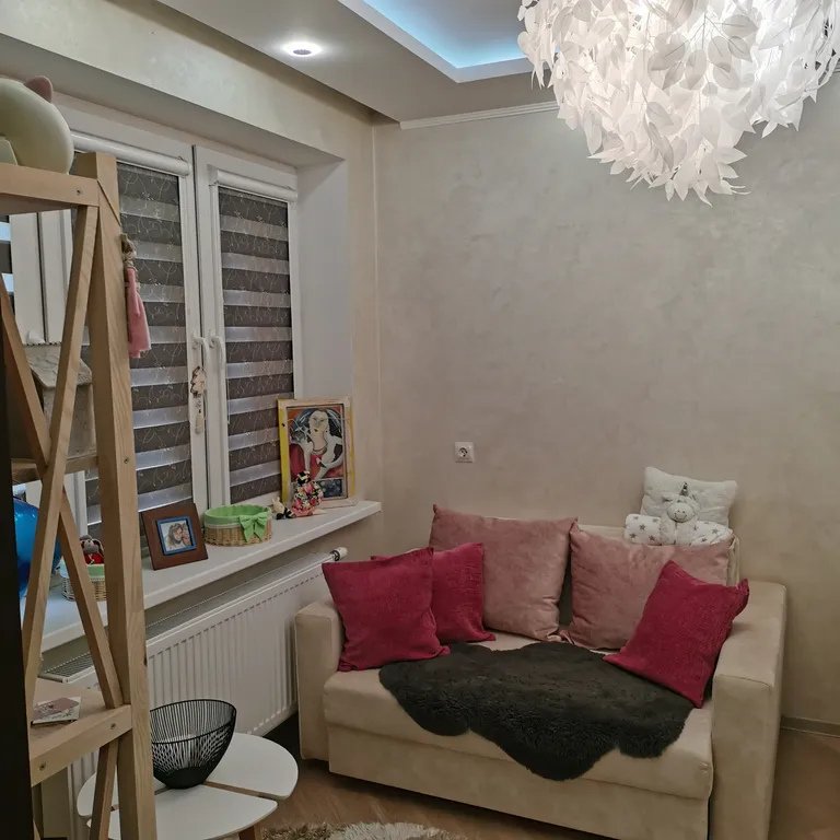 Центр города, уютная квартира в новом доме, лифт, парковочное место.