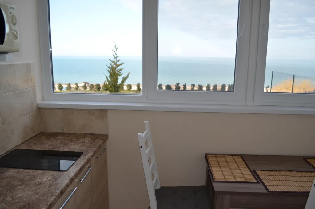 Комната с видом на море со всеми удобствами и отдельным входом