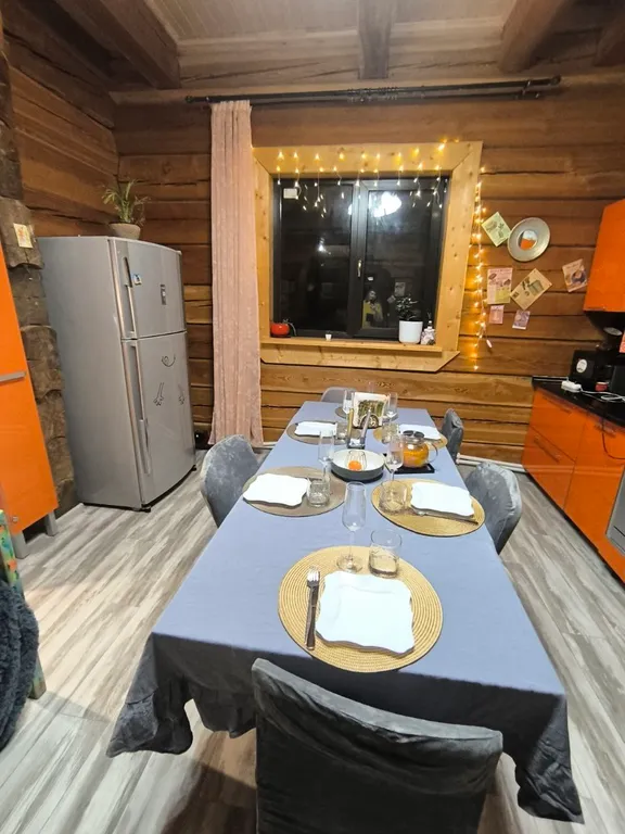 Атмосферный уютный экокоттедж из кедра с прудом