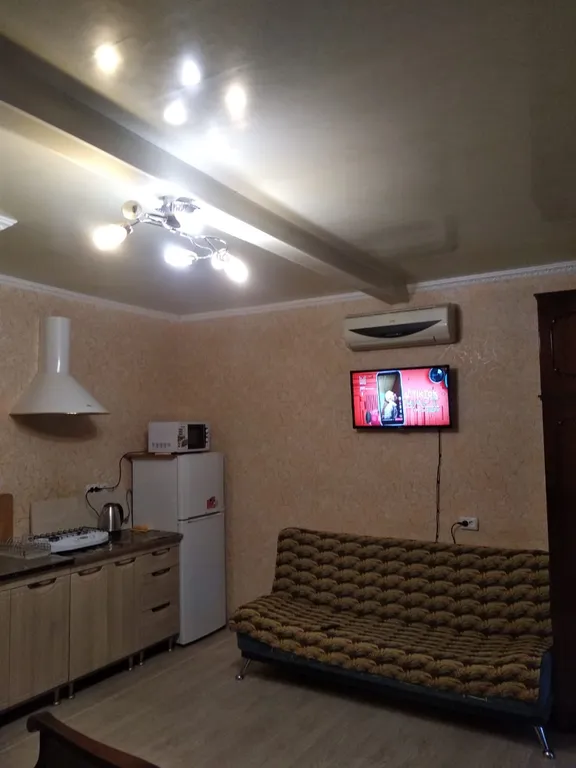 Номер на первом этаже двухэтажного, отдельностоящего дома