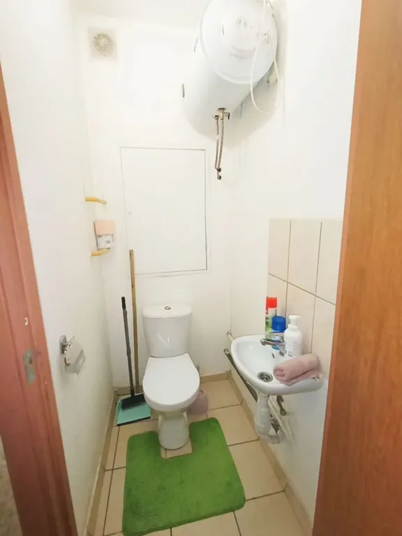 Большaя квартиpа с двумя балконами