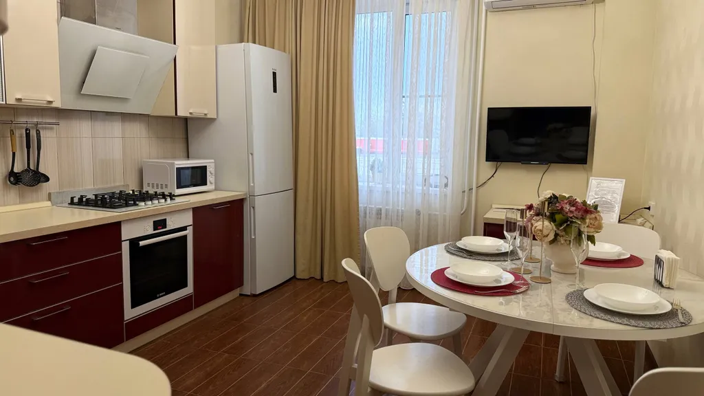 Семейная 2-комнатная квартира с детской кроваткой