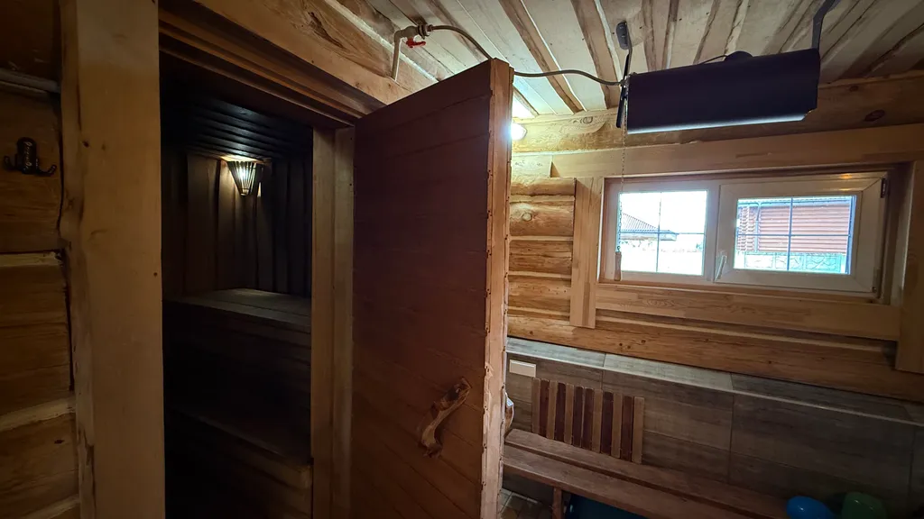 Домик у реки