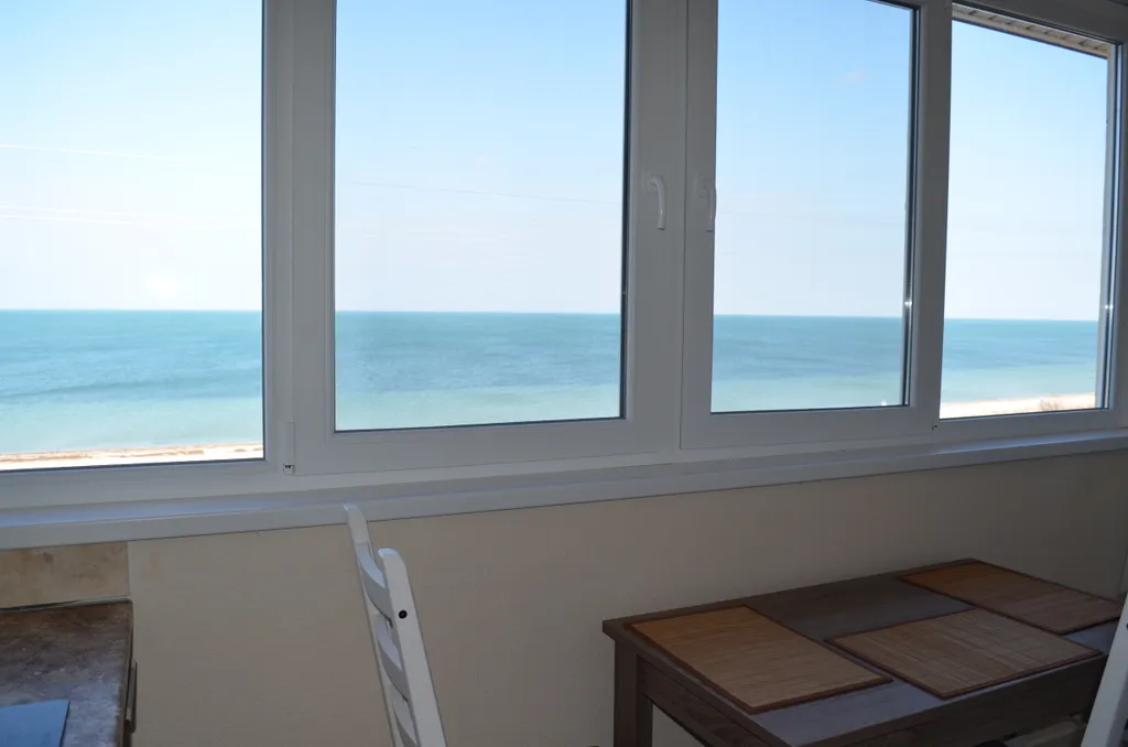 Комната с видом на море со всеми удобствами и отдельным входом