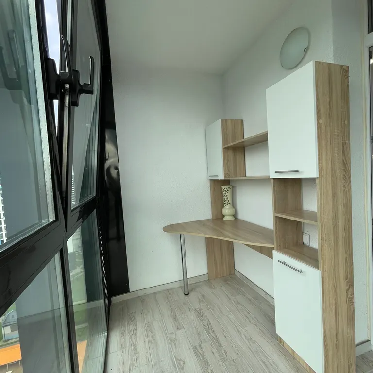 Квартира с красивым видом на вечерний Минск мир