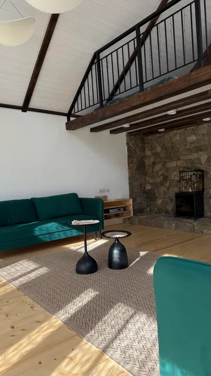 Шале в черте города с выходом в лес