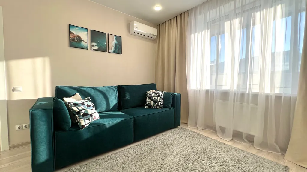 Красотка Кристина на Броско командированным и туристам города