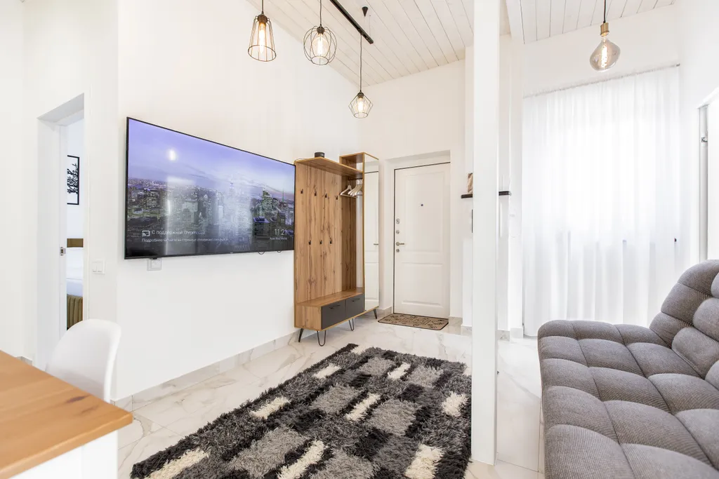 New lux apart с 3-спальнями в центре поляны