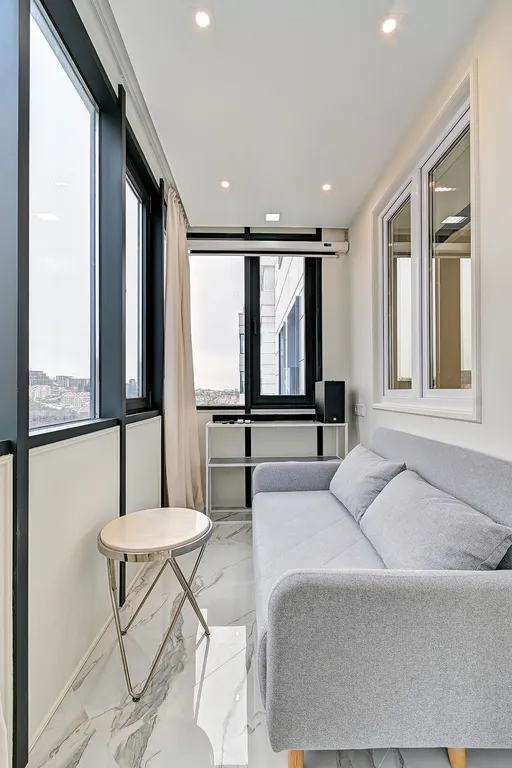 Квартира Квартира Двухкомнатная с 2 санузлами, проектором на балконе, бассейном на территории — Адлер