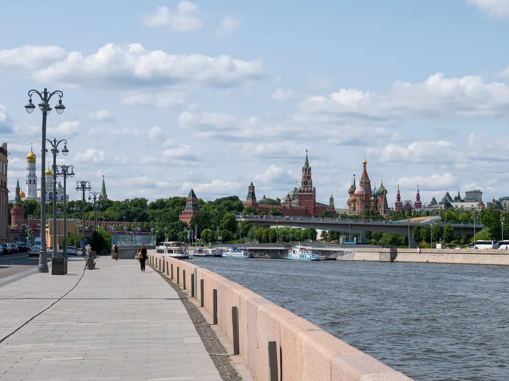 С видом на Набержную и Котельническую высотку