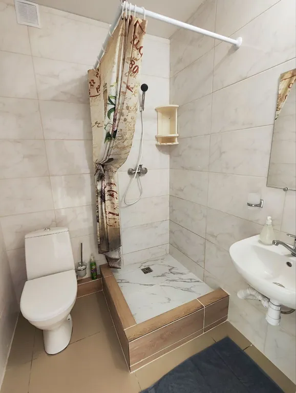 Квартира Квартира Двухместный номер на мансарде в гостевом доме Регион 86 — Адлер