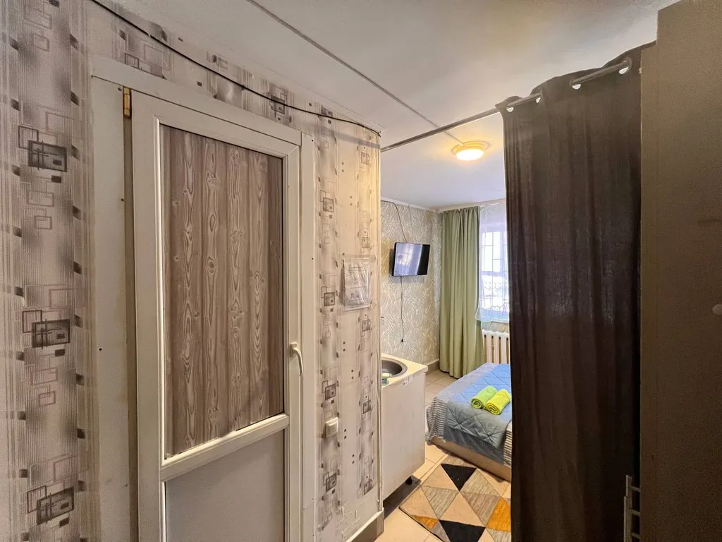 Мини - студия  эконом в центре  города