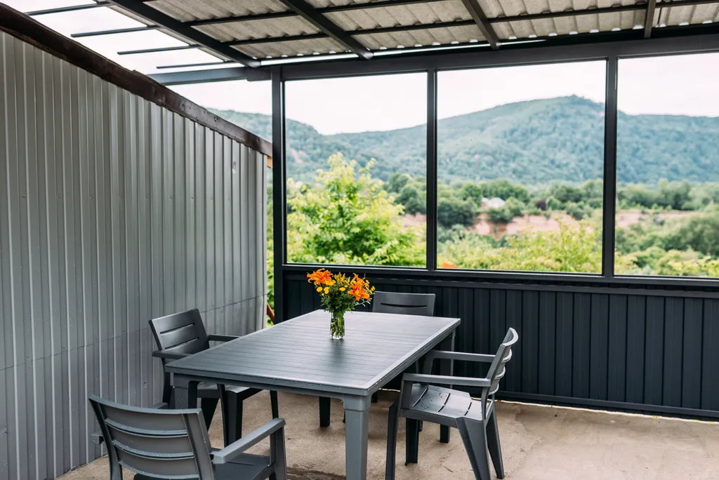 Уютный дом для небольшой компании