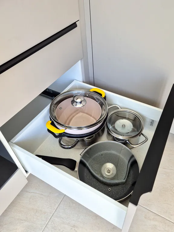 Потрясающая квартира с двумя балконами и видом на реку, лес и горы