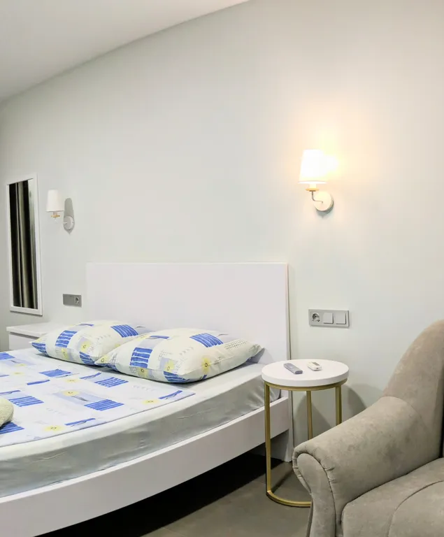 Современный семейный номер с видом на море