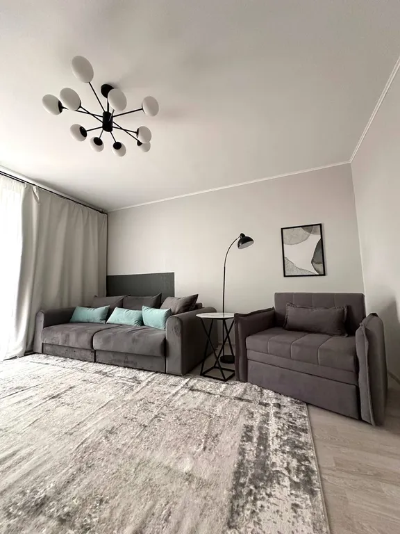 Современная новая квартира в стиле лофт недалеко от берега