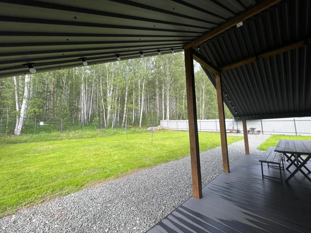 Уютный дом на краю леса