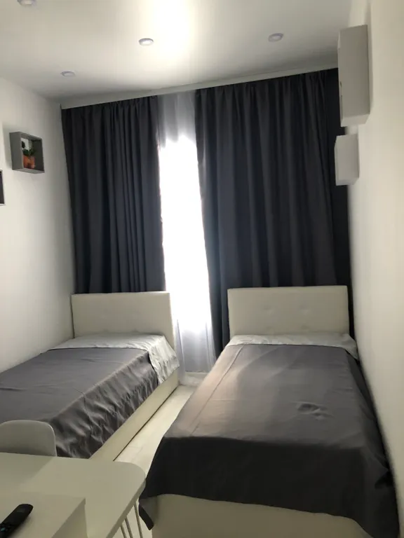 Коттедж Neon с видом на горы, подогреваемым бассейном, баней, чаном