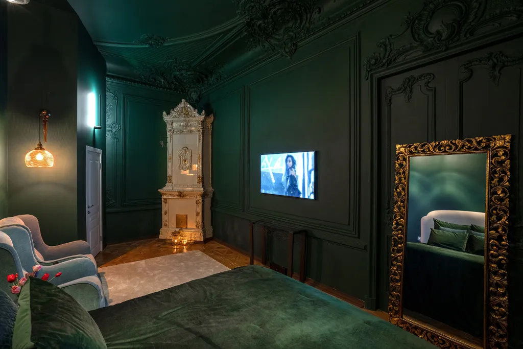 Квартира Green mirror room - маленькая роскошная комната для двоих класса люкс — Санкт-Петербург